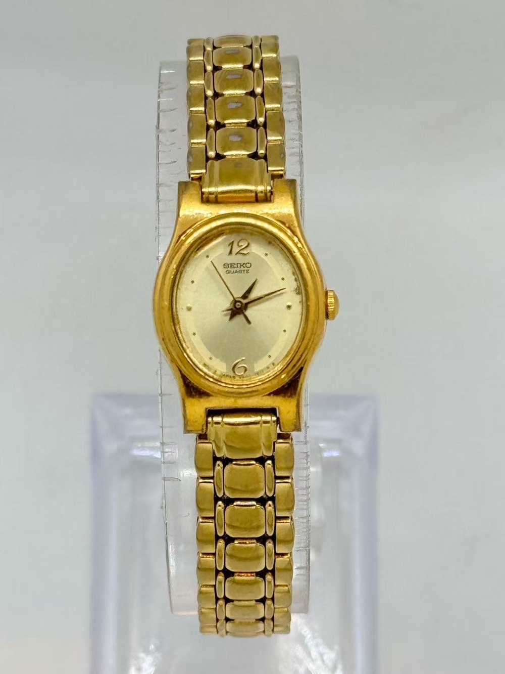 Vintage Seiko Women’s Quartz Gold Tone Watch 17mm Gold Dial New Battery Runs